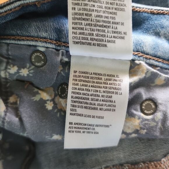 American Eagle Womens Shorts Size 00 Light Wash‎ Distressed Frayed Hem - Picture 8 of 10